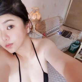 大胸服务系小姐姐