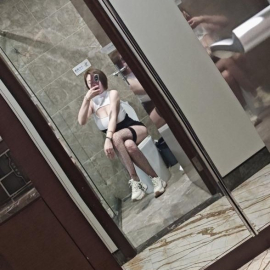 性感肤白小妖精