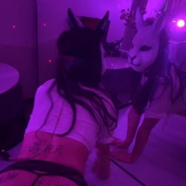 东门母狗妈妈
